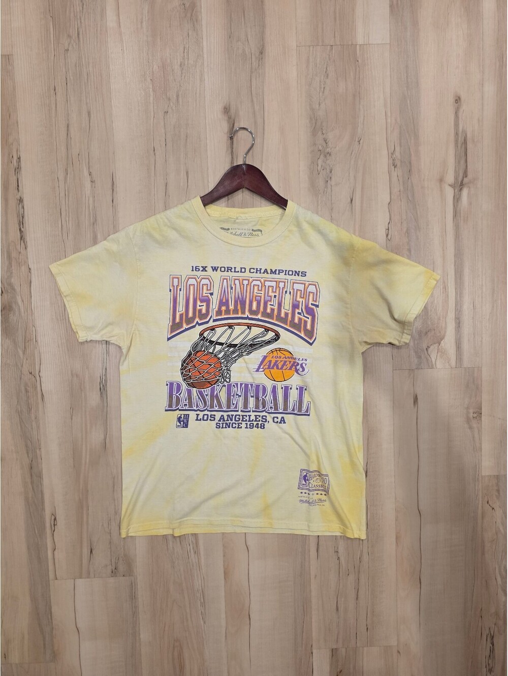 Vintage Y2K Mitchell & Ness Los Angeles Lakers Hardwood Classic Basketball Tee M